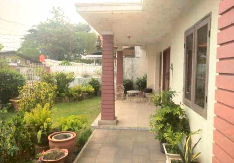 dijual rumah komplek golf bcs