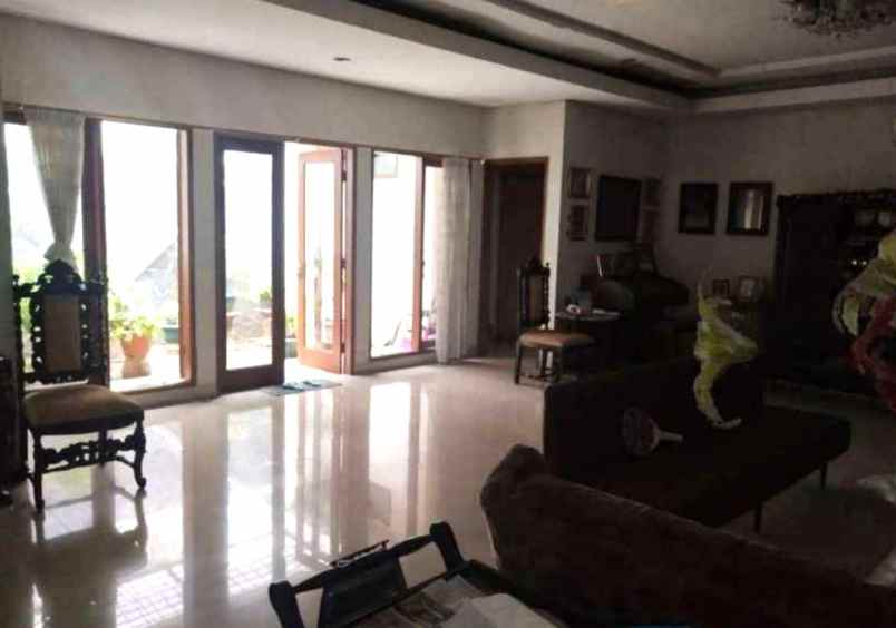 dijual rumah komplek golf bcs