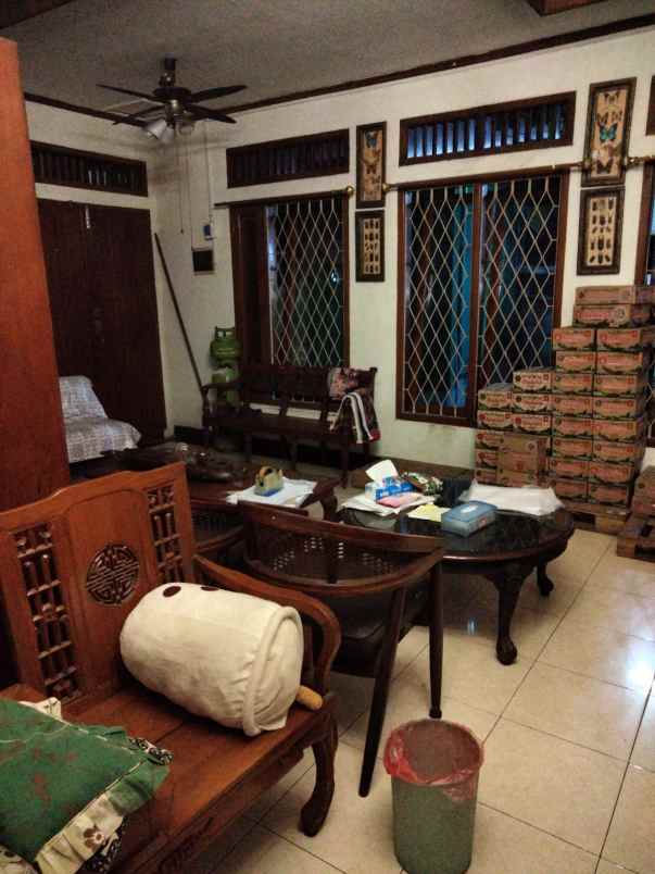 dijual rumah komplek hook