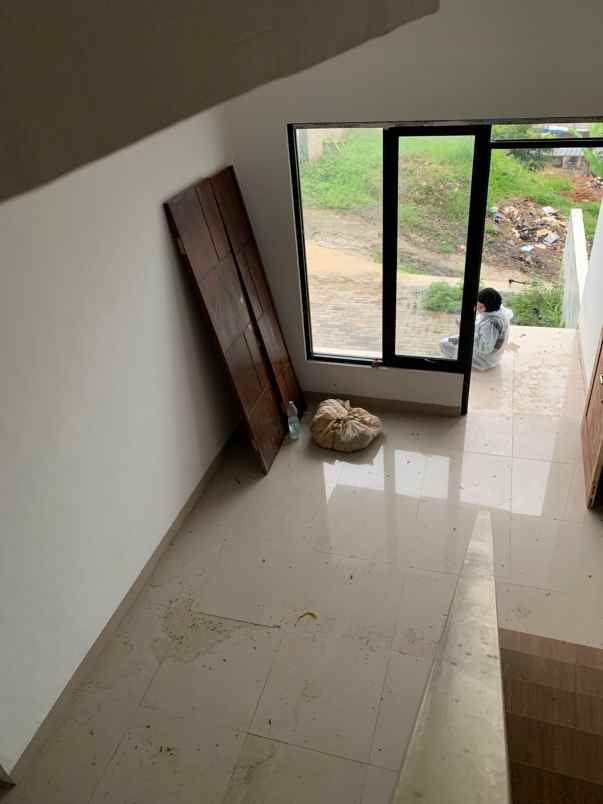 dijual rumah komplek islamic center