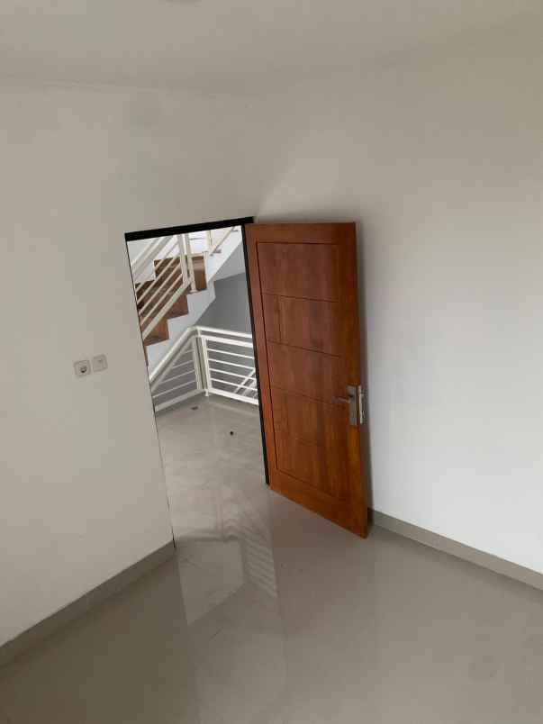 dijual rumah komplek islamic center