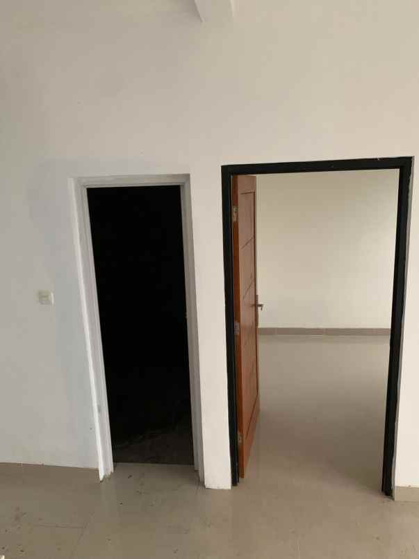 dijual rumah komplek islamic center