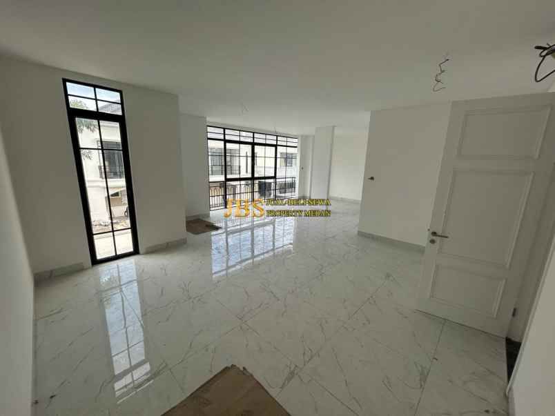 dijual rumah komplek jewel garden jalan