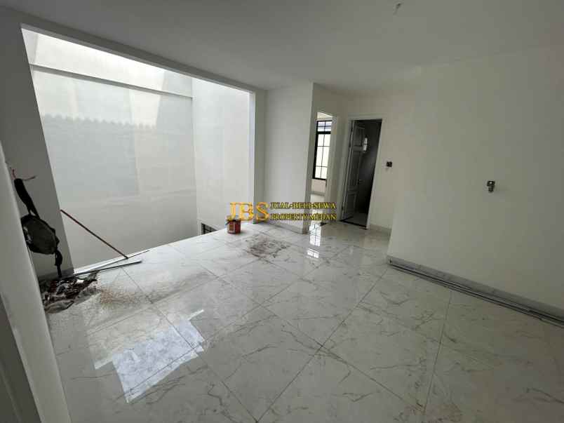 dijual rumah komplek jewel garden jalan