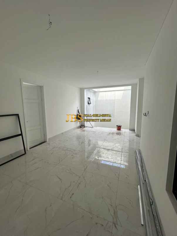 dijual rumah komplek jewel garden jalan