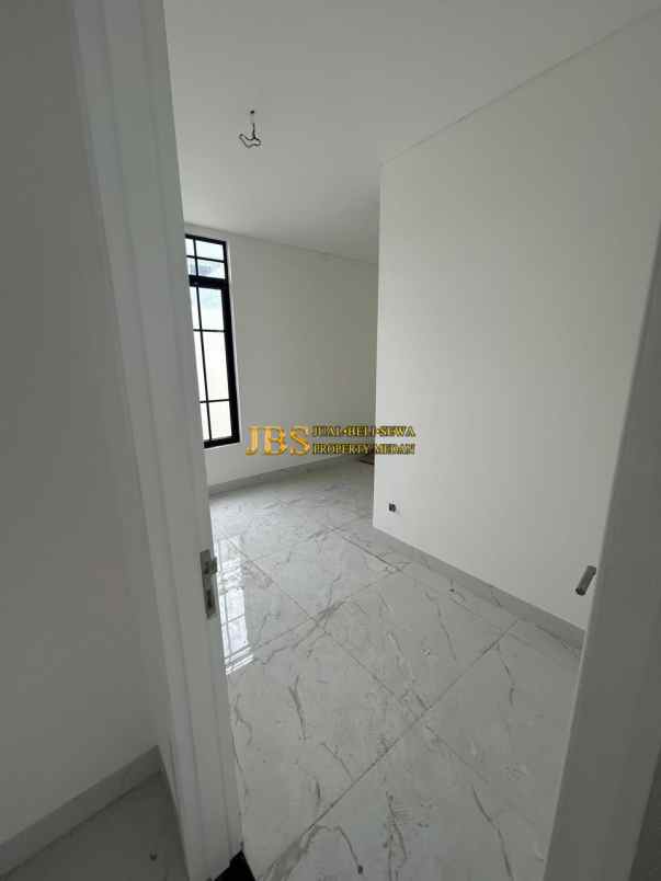 dijual rumah komplek jewel garden jalan