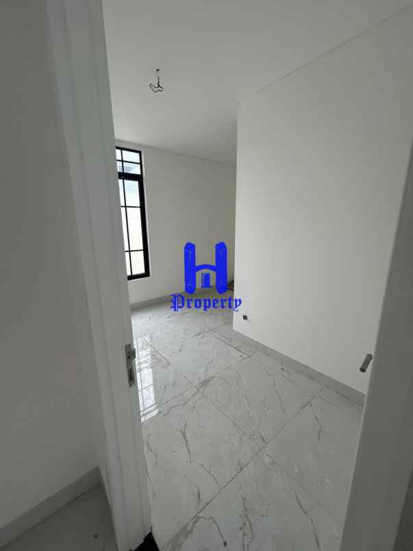 dijual rumah komplek jewel garden jalan