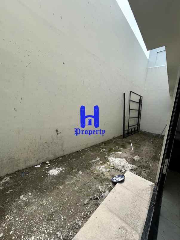dijual rumah komplek jewel garden jalan