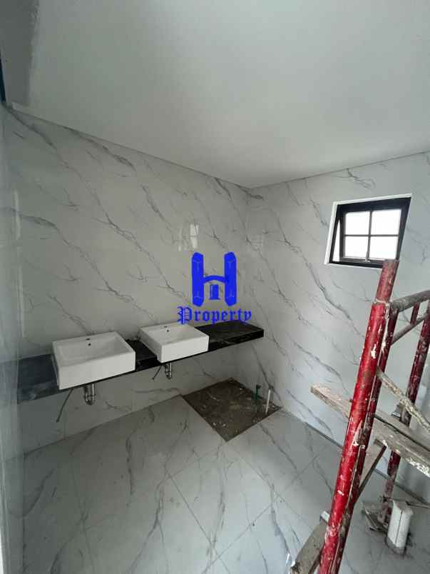 dijual rumah komplek jewel garden jalan