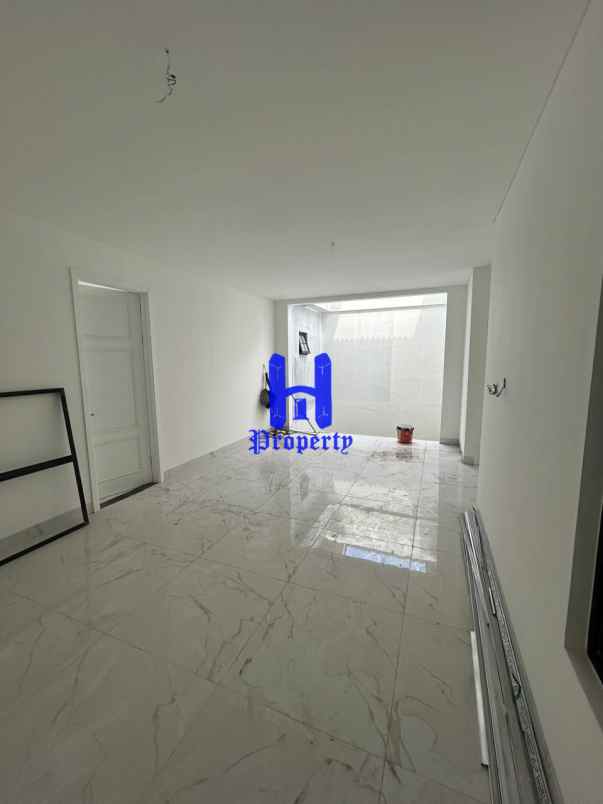dijual rumah komplek jewel garden jalan