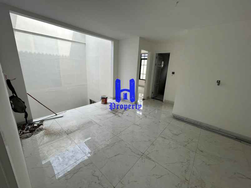 dijual rumah komplek jewel garden jalan