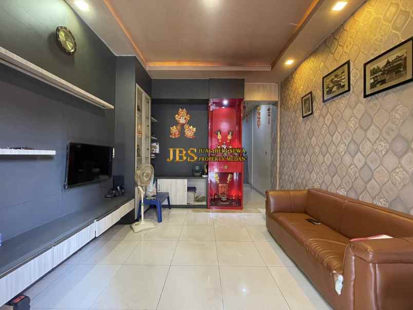 dijual rumah komplek karya town house