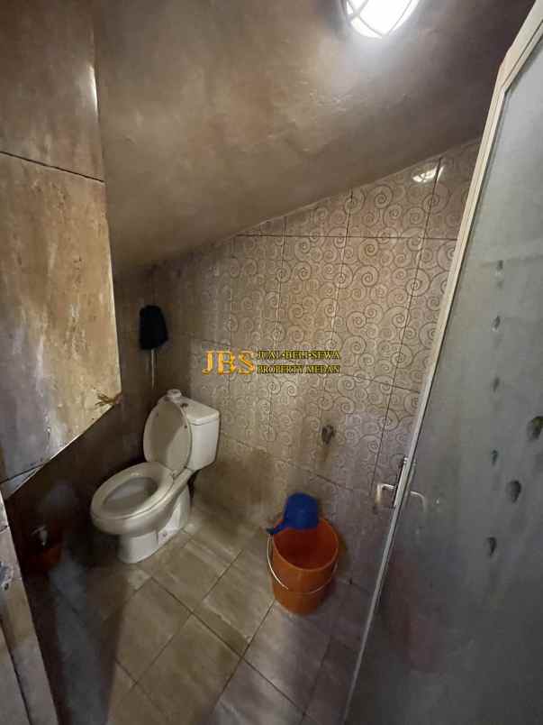 dijual rumah komplek karya town house