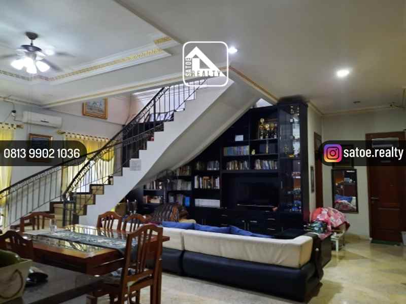 dijual rumah komplek megapolitan cinere