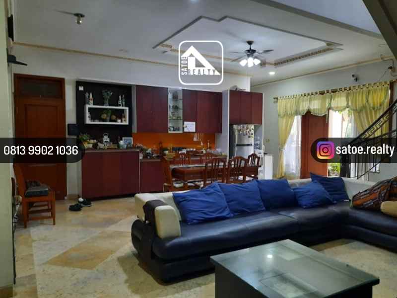 dijual rumah komplek megapolitan cinere