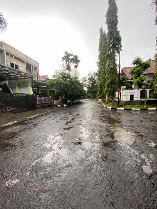 dijual rumah komplek mitra dago