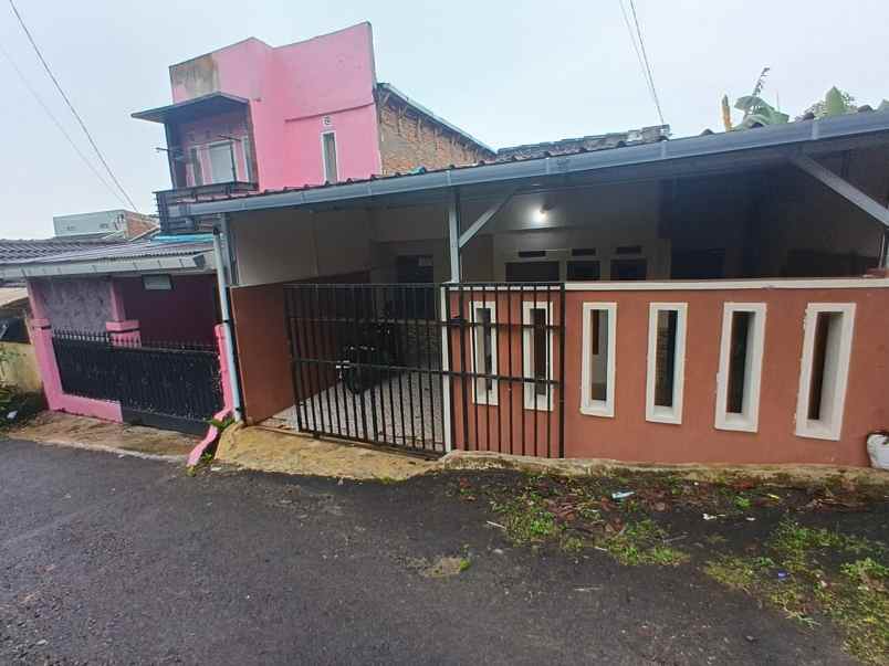 dijual rumah komplek permata cimahi