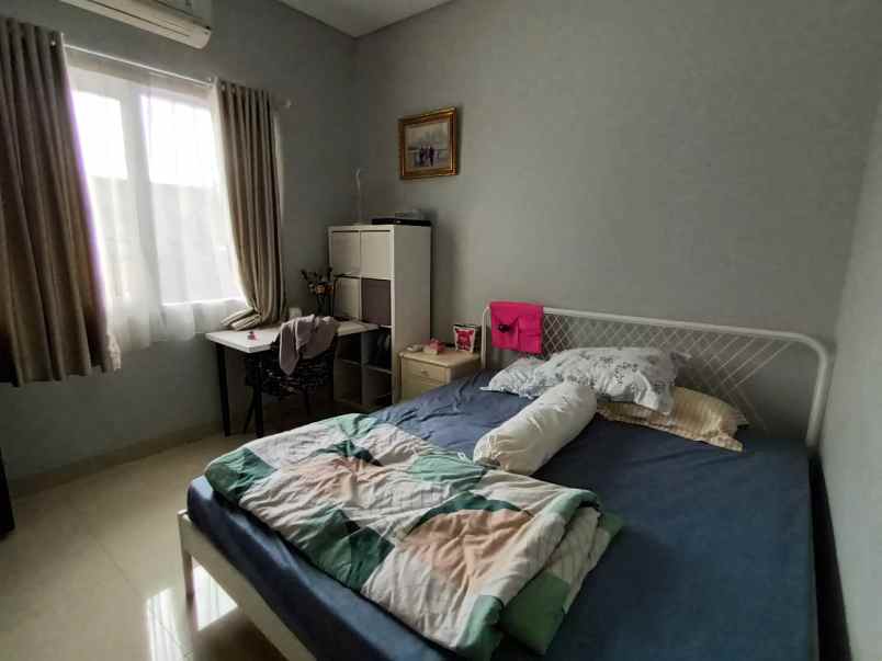 dijual rumah komplek sarijadi