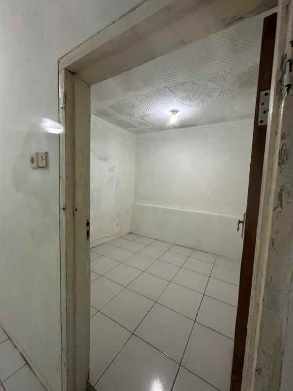 dijual rumah komplek sariwangi