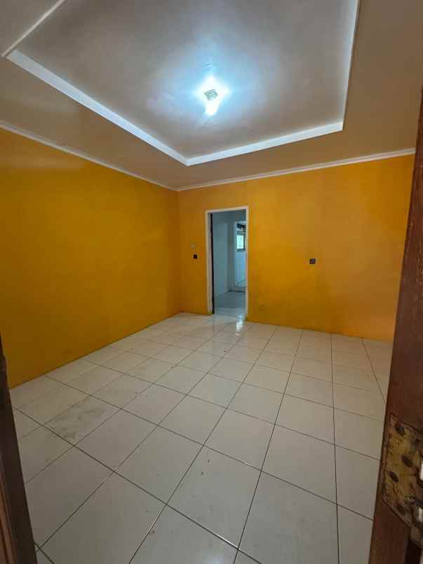 dijual rumah komplek sariwangi