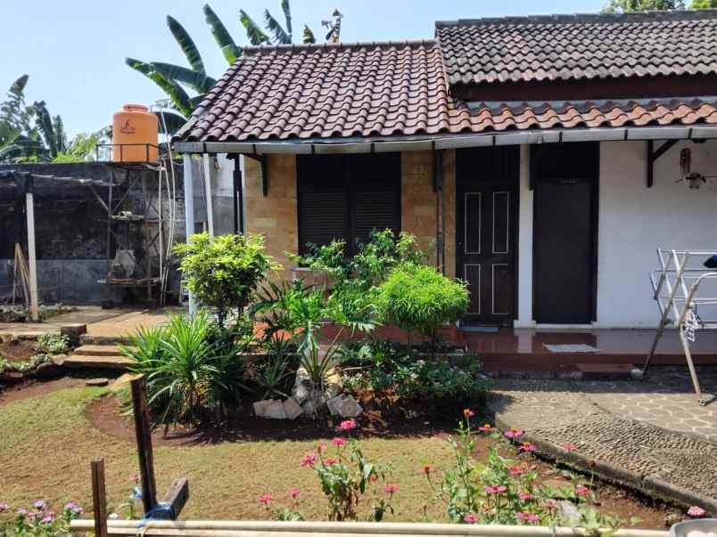 dijual rumah komplek strategis di kota bekasi