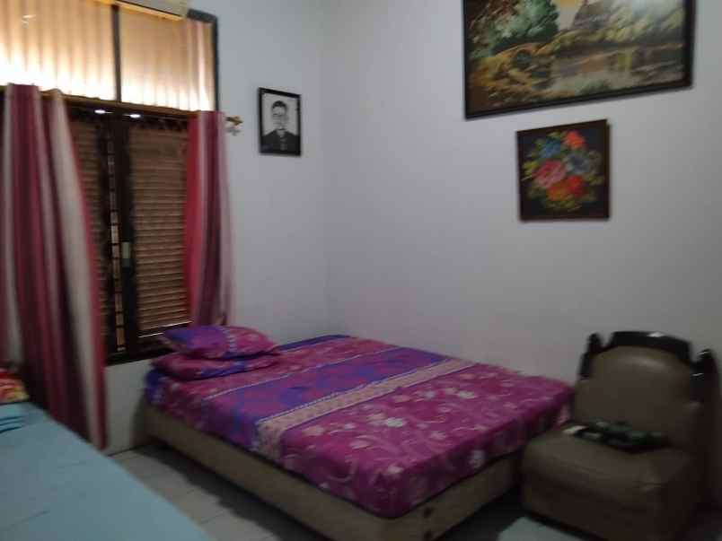 dijual rumah komplek strategis di kota bekasi