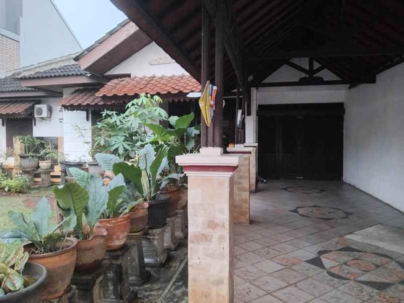 dijual rumah komplek strategis di kota bekasi