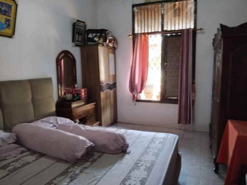 dijual rumah komplek strategis di kota bekasi