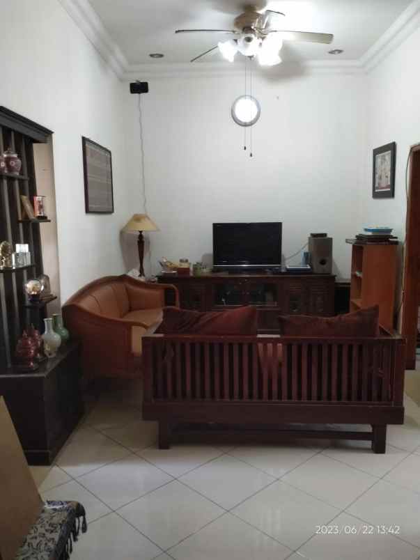 dijual rumah komplek taman persada asri