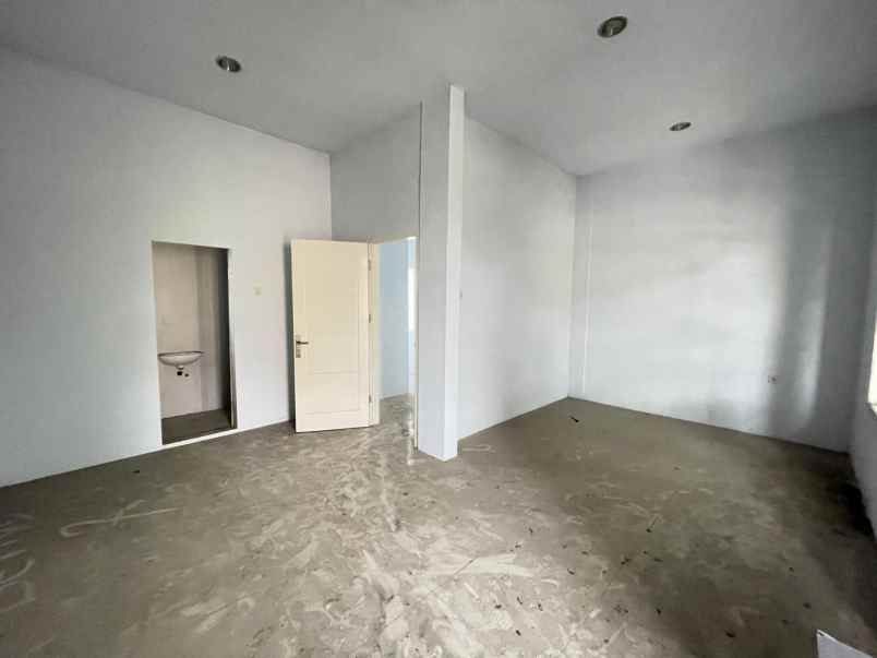 dijual rumah komplek the green menteng
