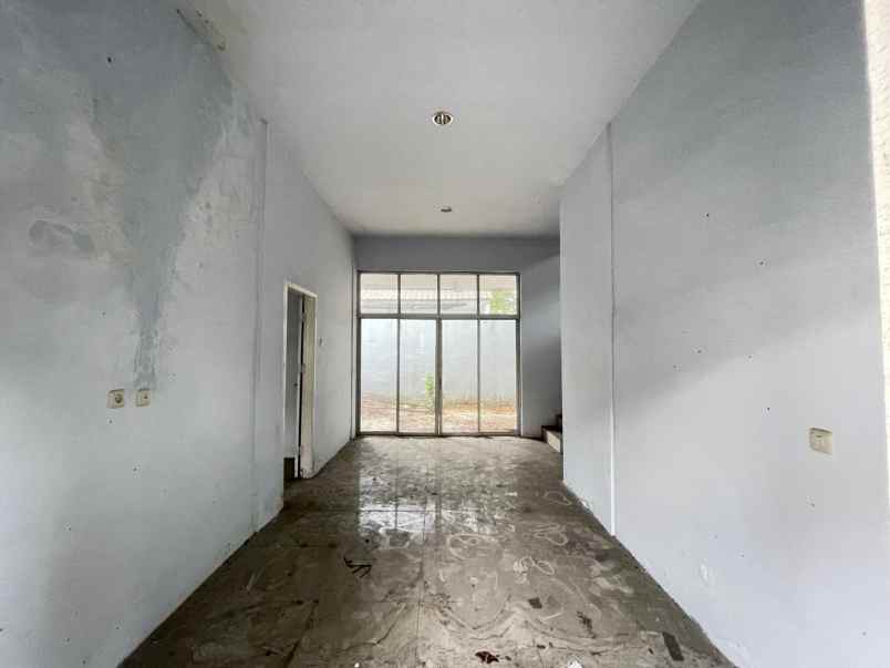 dijual rumah komplek the green menteng