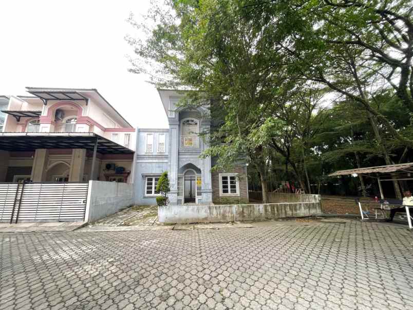dijual rumah komplek the green menteng