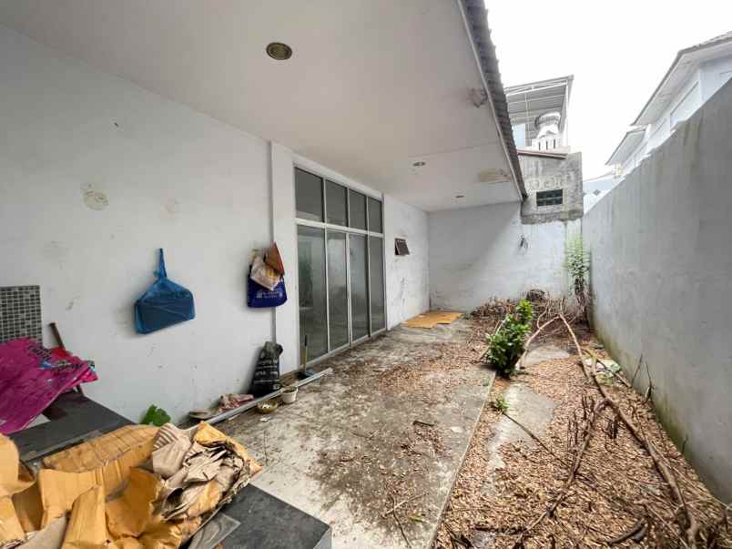 dijual rumah komplek the green menteng