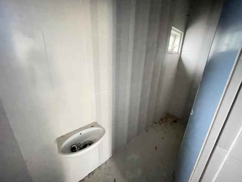 dijual rumah komplek the green menteng