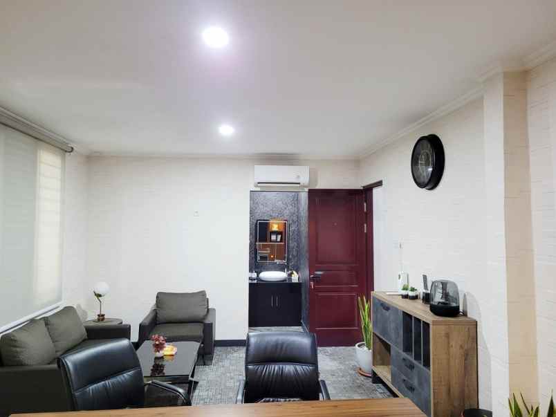 dijual rumah komplek titian kencana kel