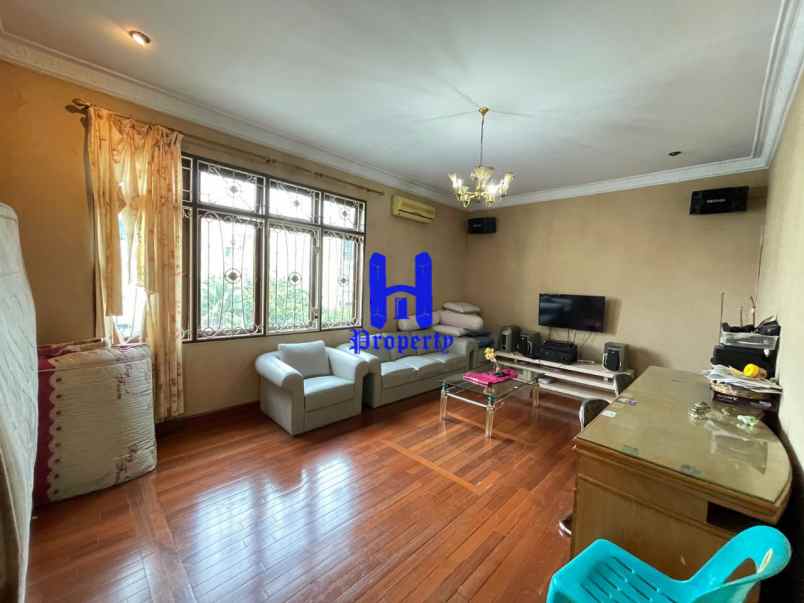 dijual rumah komplek villa makmur indah