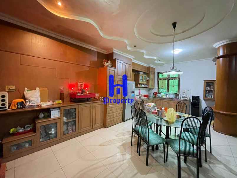 dijual rumah komplek villa makmur indah