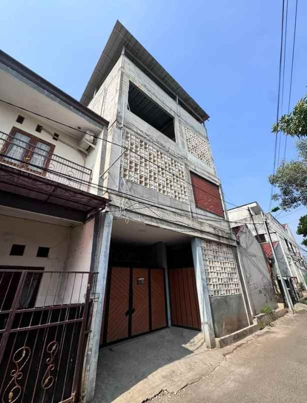 dijual rumah kost 14 kamar