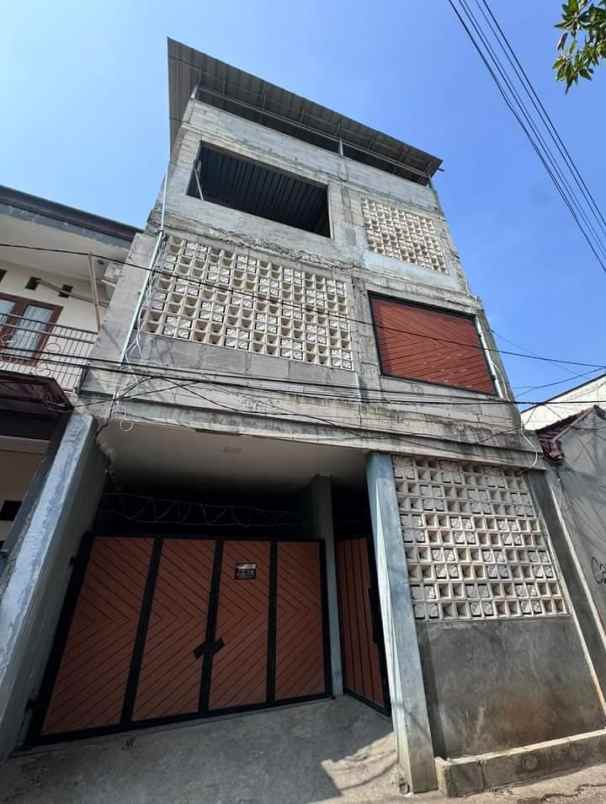 dijual rumah kost 14 kamar