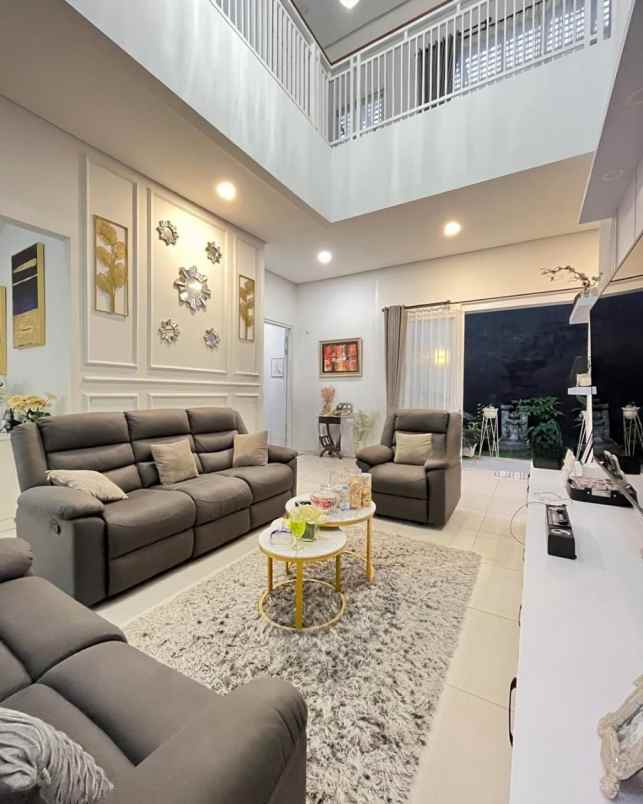 dijual rumah kota wisata cibubur