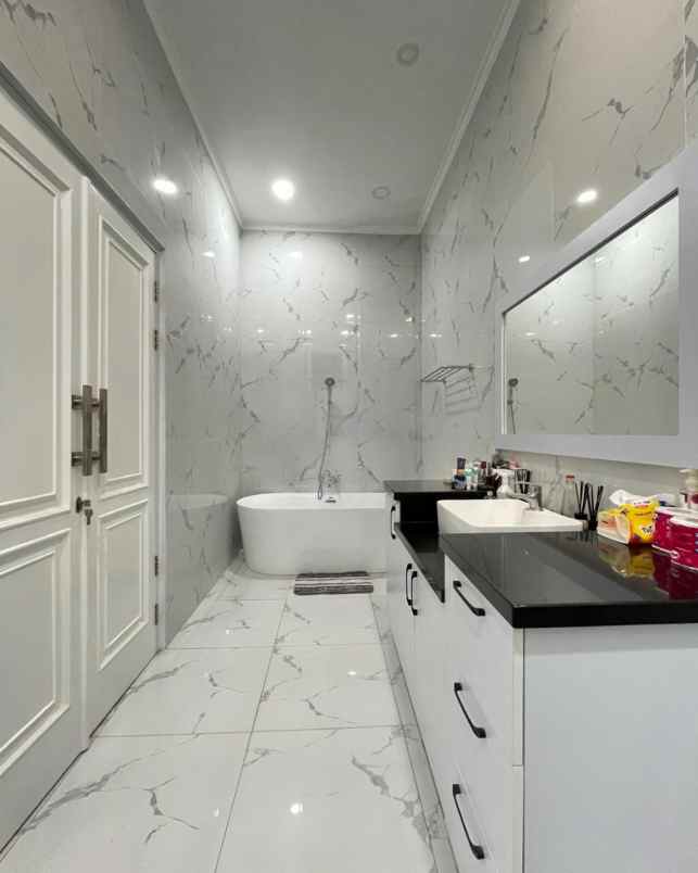 dijual rumah kota wisata cibubur