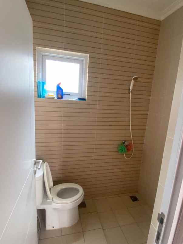 dijual rumah kota wisata cibubur