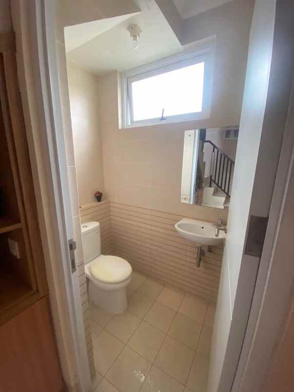 dijual rumah kota wisata cibubur