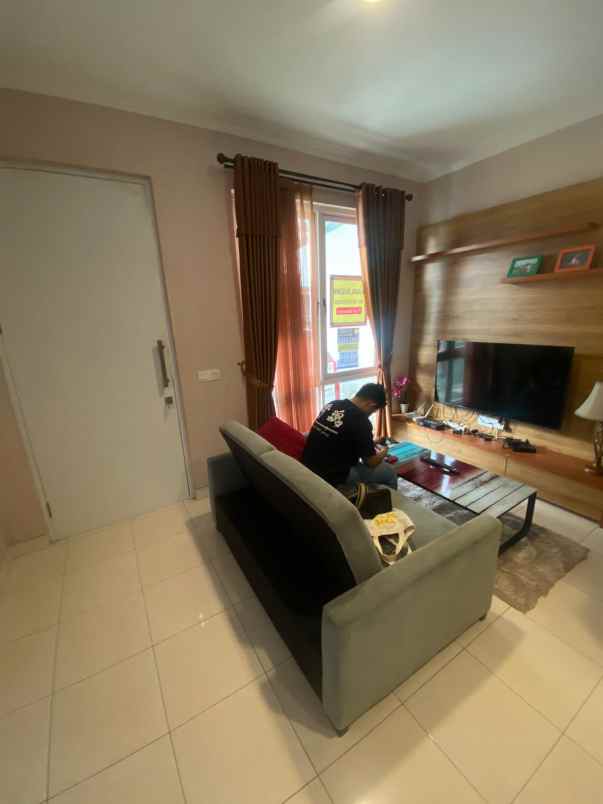 dijual rumah kota wisata cibubur