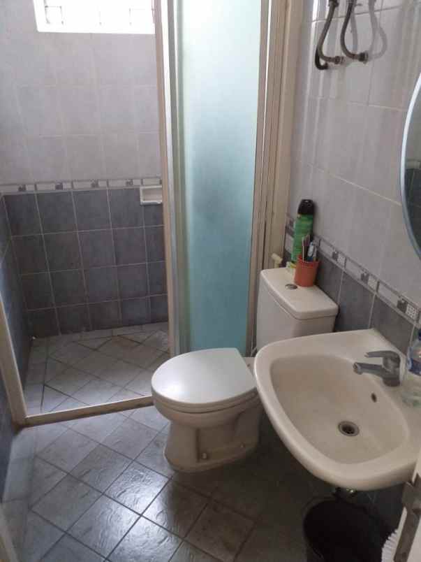 dijual rumah kota wisata cluster sazl burg