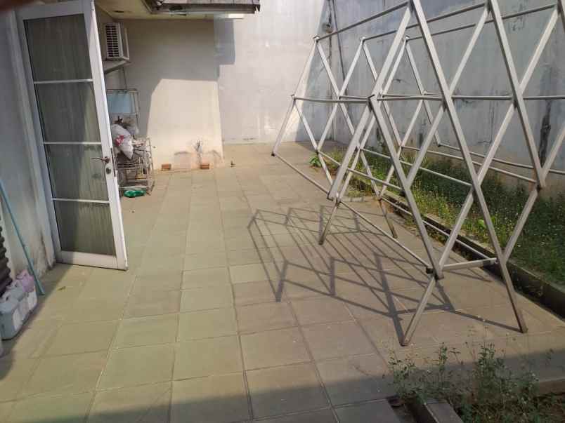 dijual rumah kota wisata cluster sazl burg