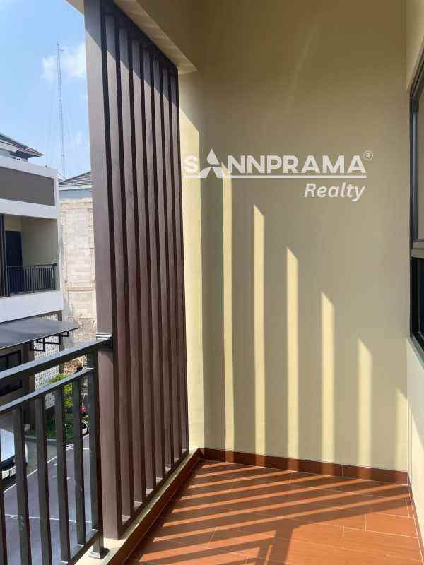 dijual rumah kukusan beji