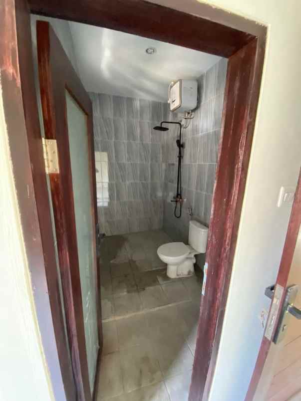 dijual rumah lantai 2 lokasi jalan galunggung cargo