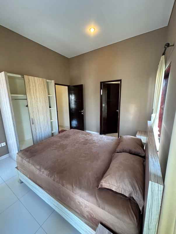 dijual rumah lantai 2 lokasi jalan tukad barito renon