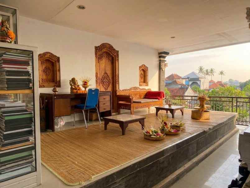 dijual rumah lantai 2 lokasi merpati monang maning